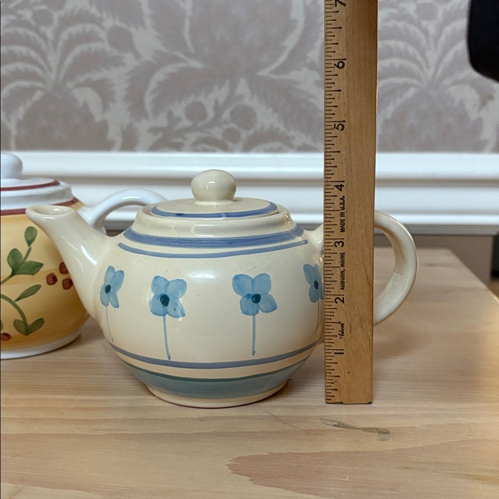 Two Ceramic tea pots - Picture 7 of 8
